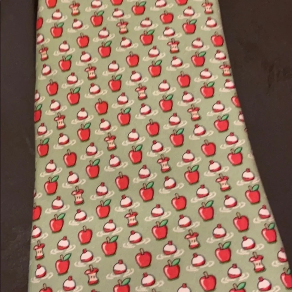 Vineyard Tie